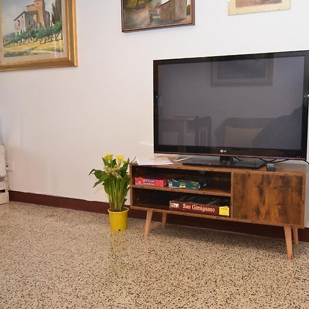 Appartamento Il Nespolo San Gimignano Exteriör bild